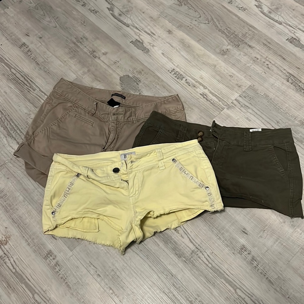 Lot- summer! 3 pairs shorts Buckle